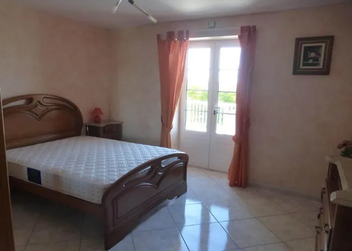 Casa de Férias House In With Panoramic Views Monsegur (Lot-et-Garonne)